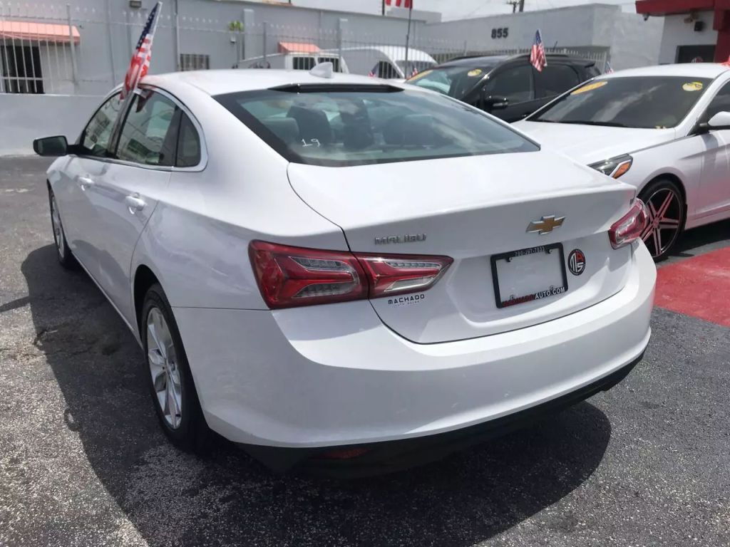 2020-Chevrolet-Malibu-11