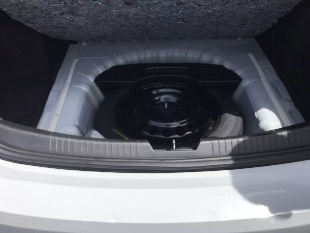 2020-Chevrolet-Malibu-14