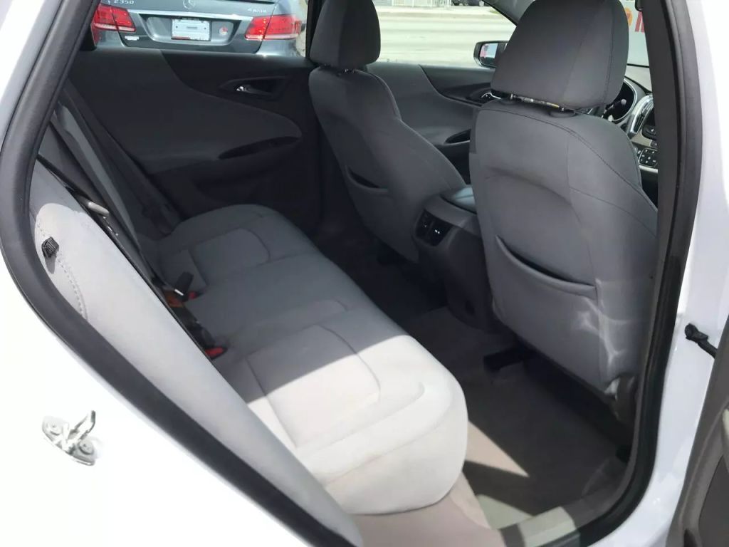 2020-Chevrolet-Malibu-16