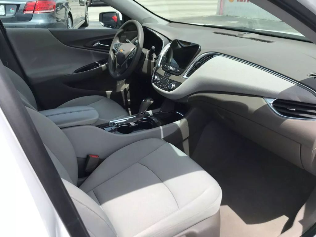 2020-Chevrolet-Malibu-17