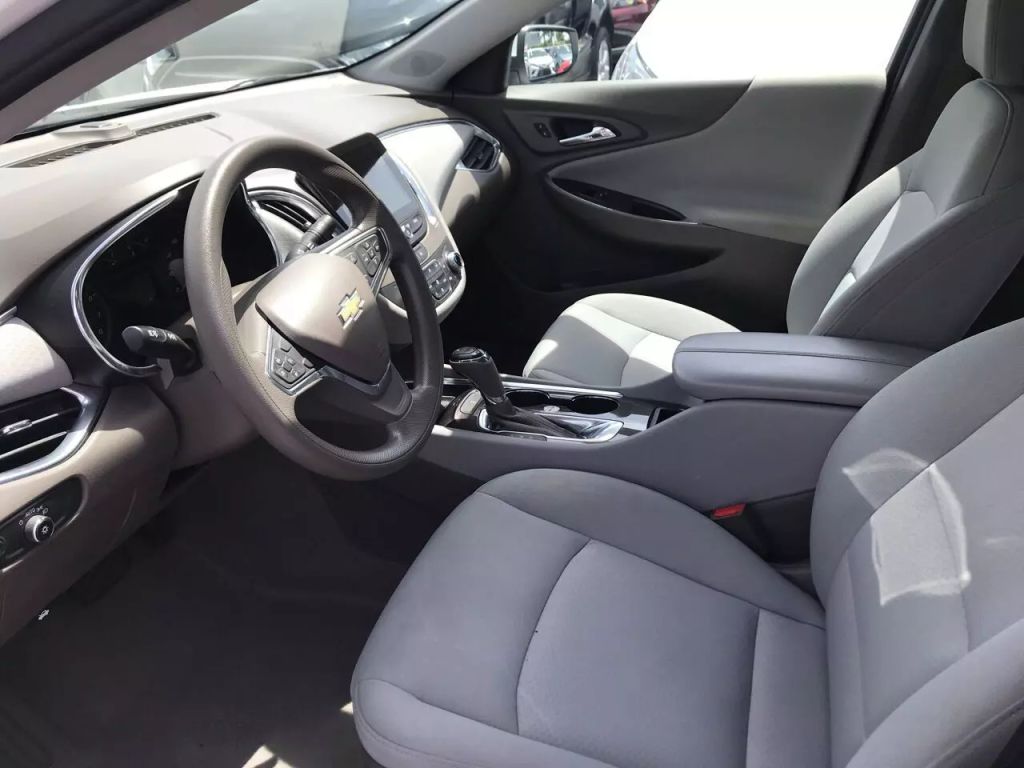 2020-Chevrolet-Malibu-5