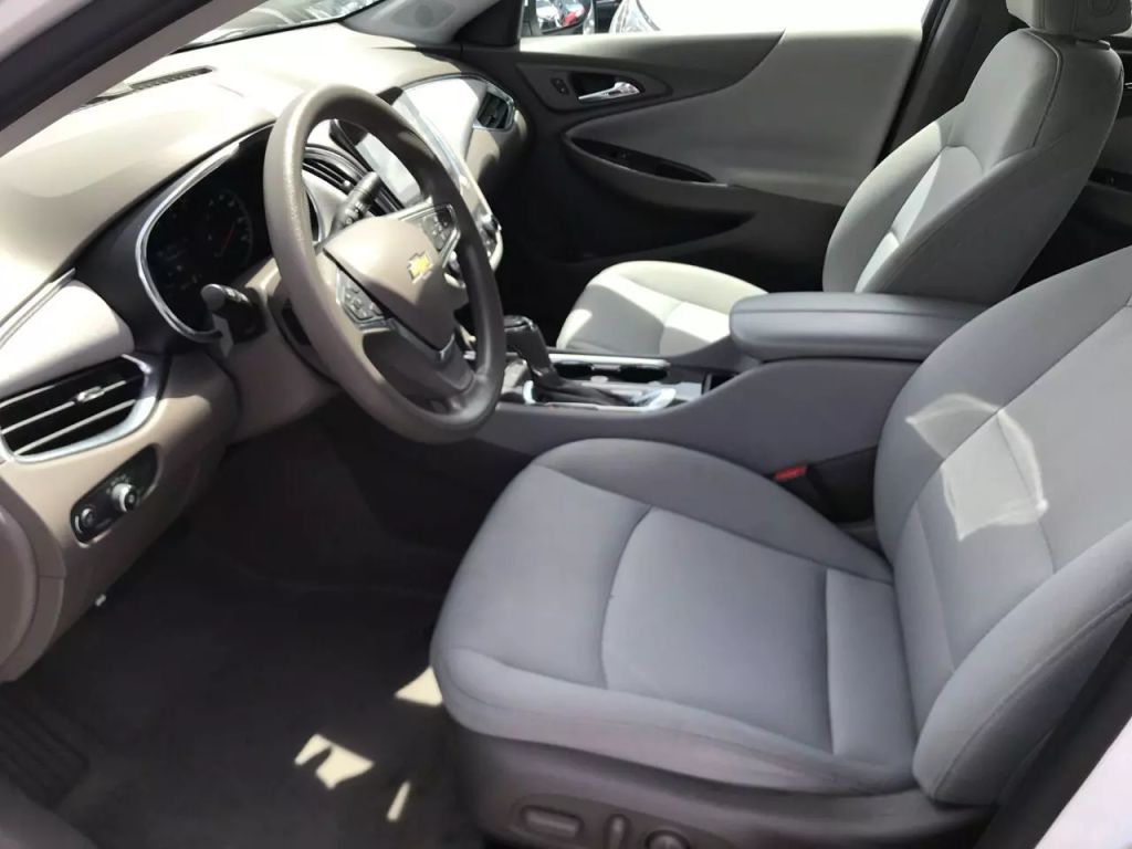 2020-Chevrolet-Malibu-9
