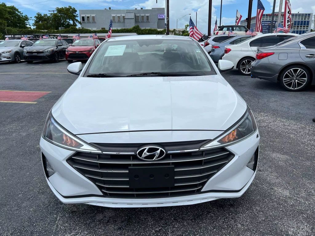 2020-Hyundai-Elantra-1