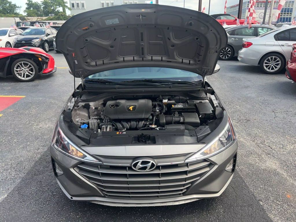 2020-Hyundai-Elantra-20