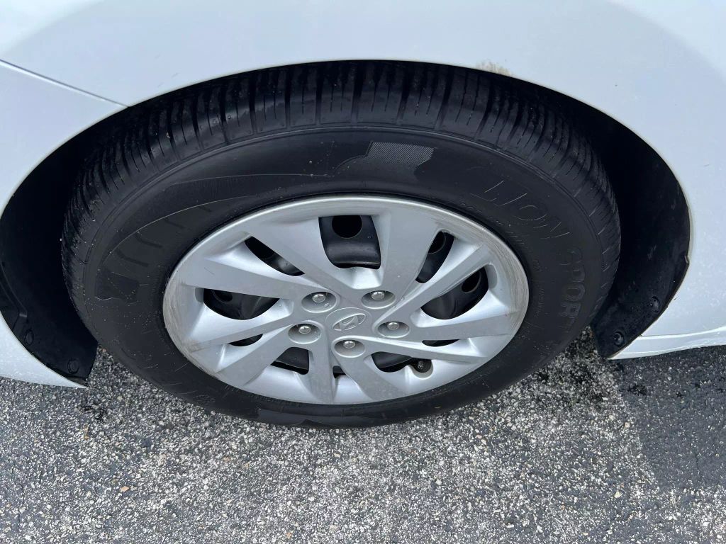 2020-Hyundai-Elantra-3