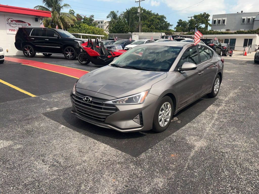 2020-Hyundai-Elantra-3