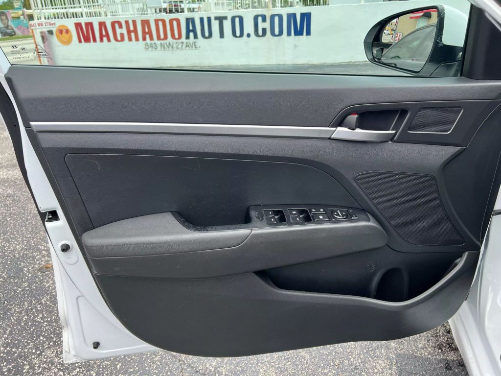 2020-Hyundai-Elantra-4