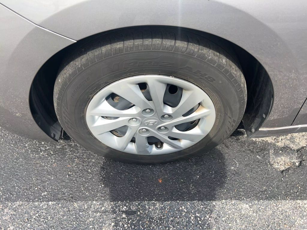 2020-Hyundai-Elantra-4