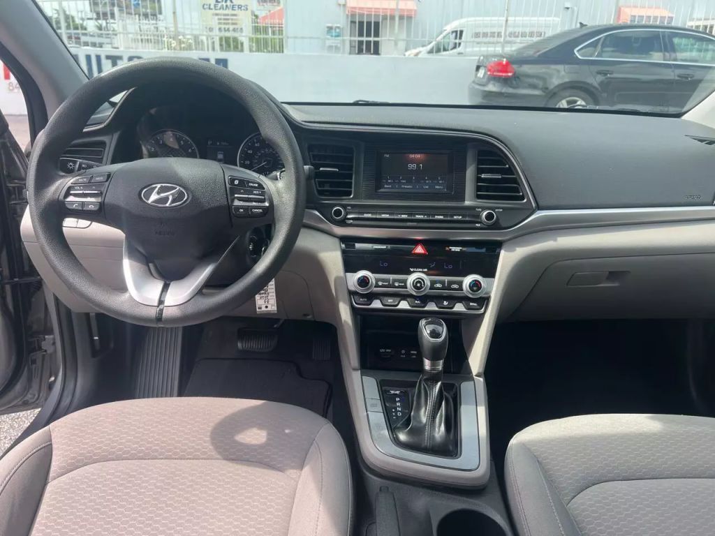 2020-Hyundai-Elantra-9