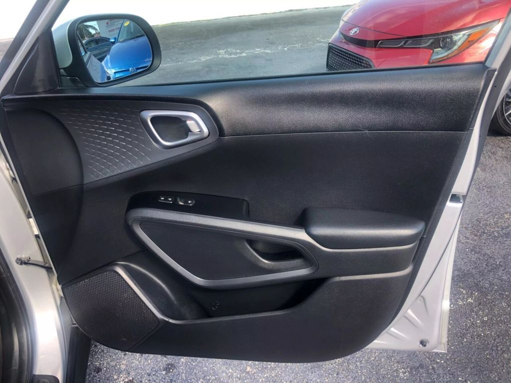 2020-Kia-Soul-15