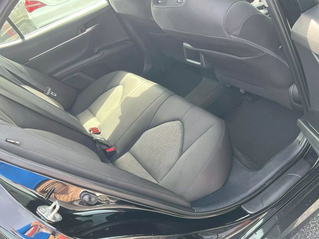 2020-Toyota-Camry-17