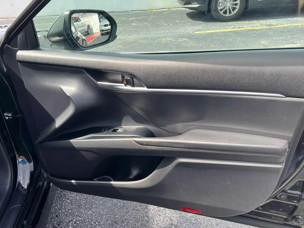 2020-Toyota-Camry-18