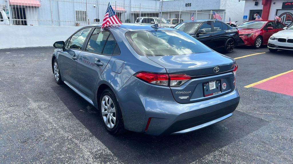 2020-Toyota-Corolla-12
