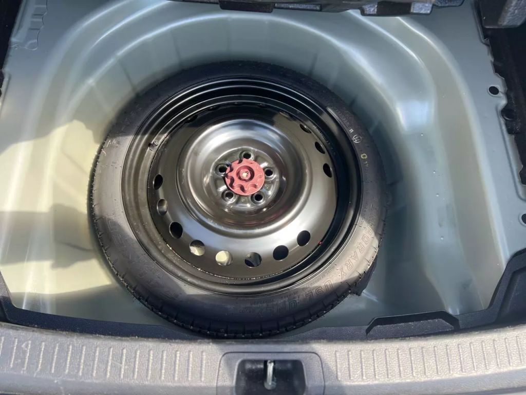 2020-Toyota-Corolla-16