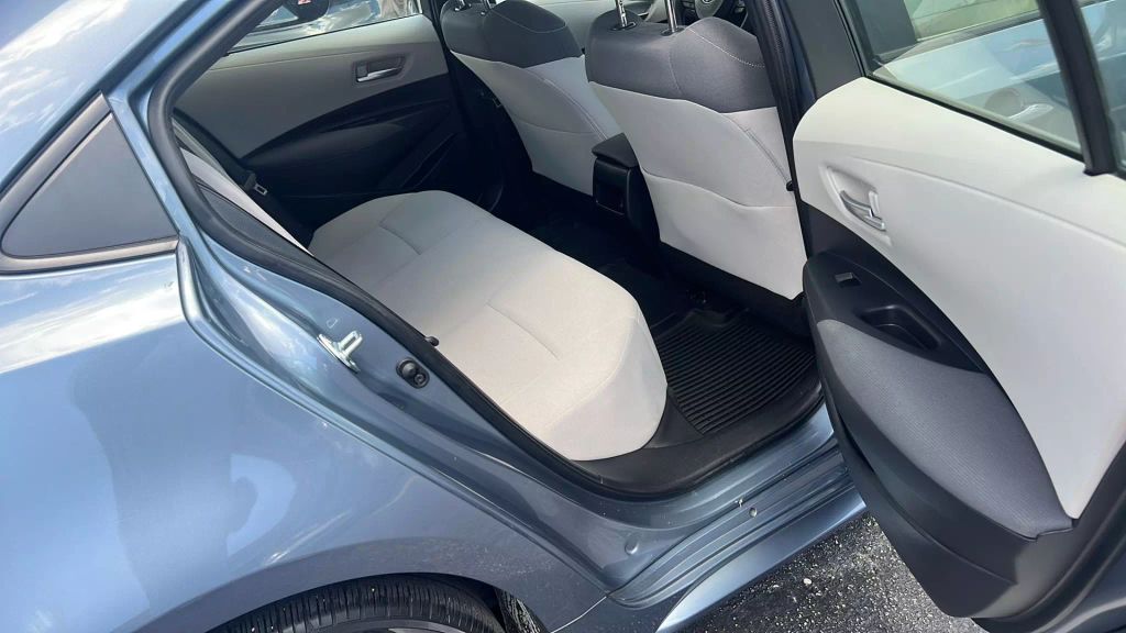2020-Toyota-Corolla-17