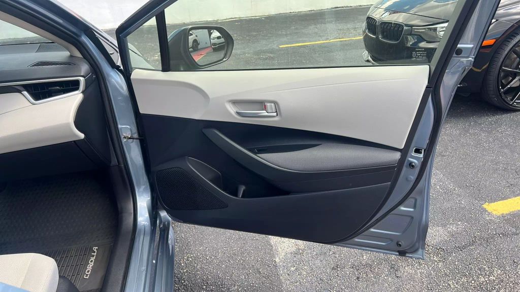 2020-Toyota-Corolla-18