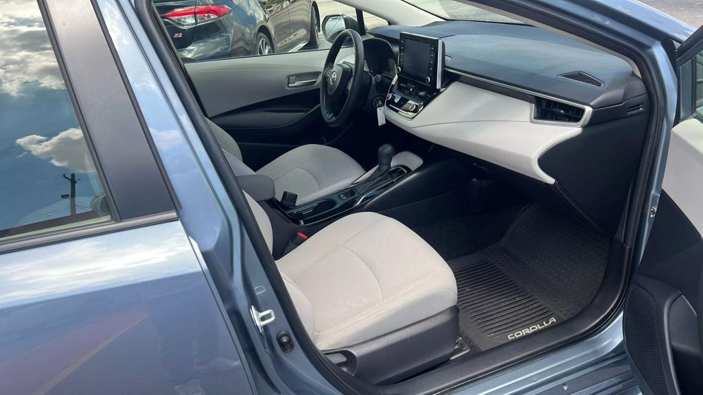 2020-Toyota-Corolla-19
