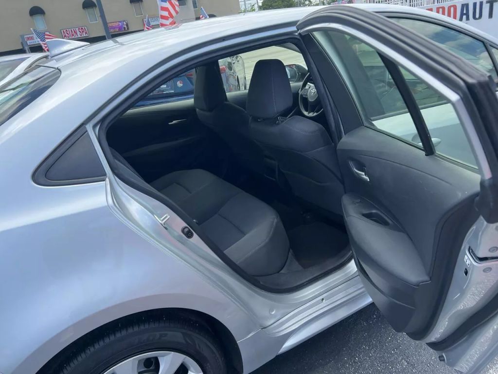 2020-Toyota-Corolla-19
