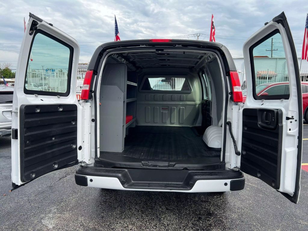 2021-Chevrolet-Express-2500-Cargo-12