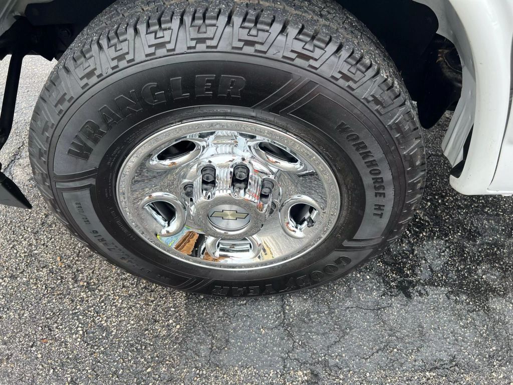 2021-Chevrolet-Express-2500-Cargo-3