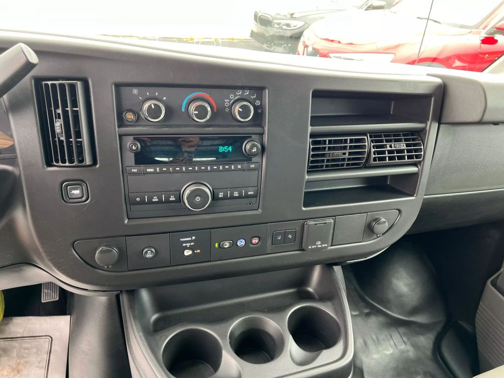 2021-Chevrolet-Express-2500-Cargo-6