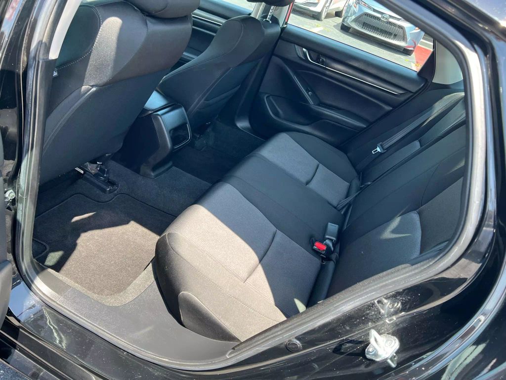 2021-Honda-Accord-10