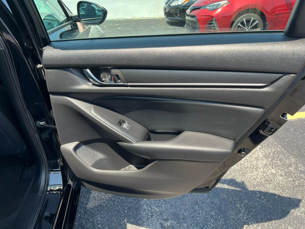 2021-Honda-Accord-15
