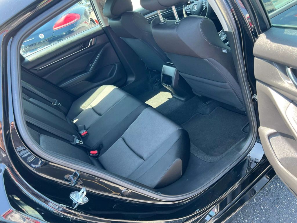 2021-Honda-Accord-16