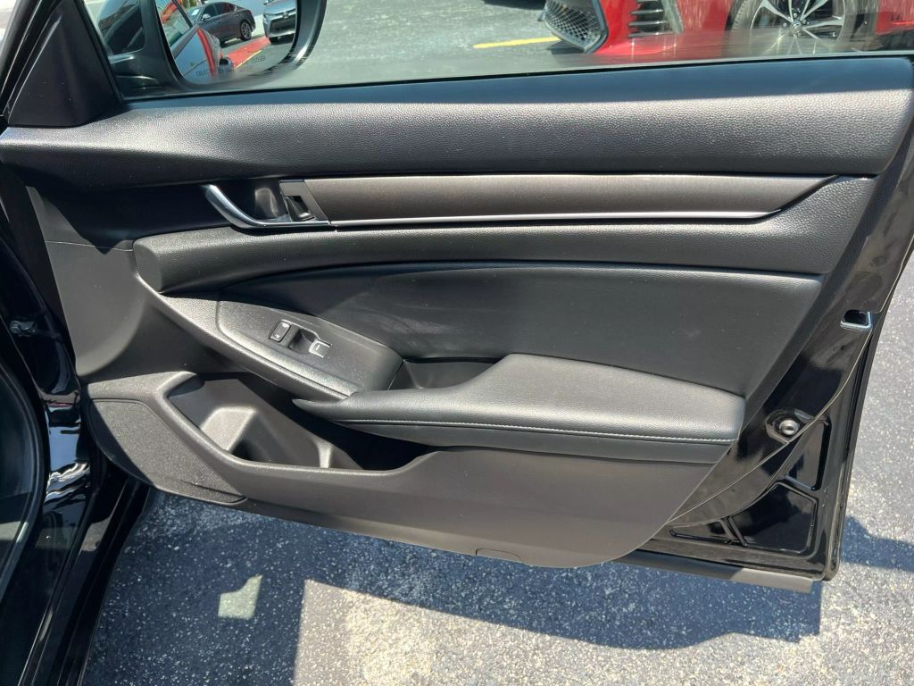 2021-Honda-Accord-17