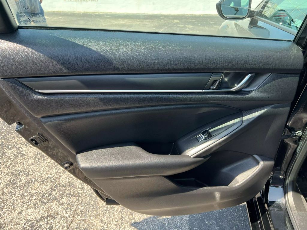 2021-Honda-Accord-9