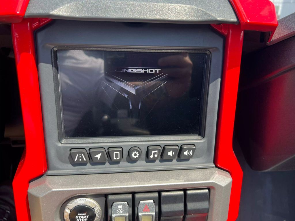 2021-Polaris-Slingshot-SL-9