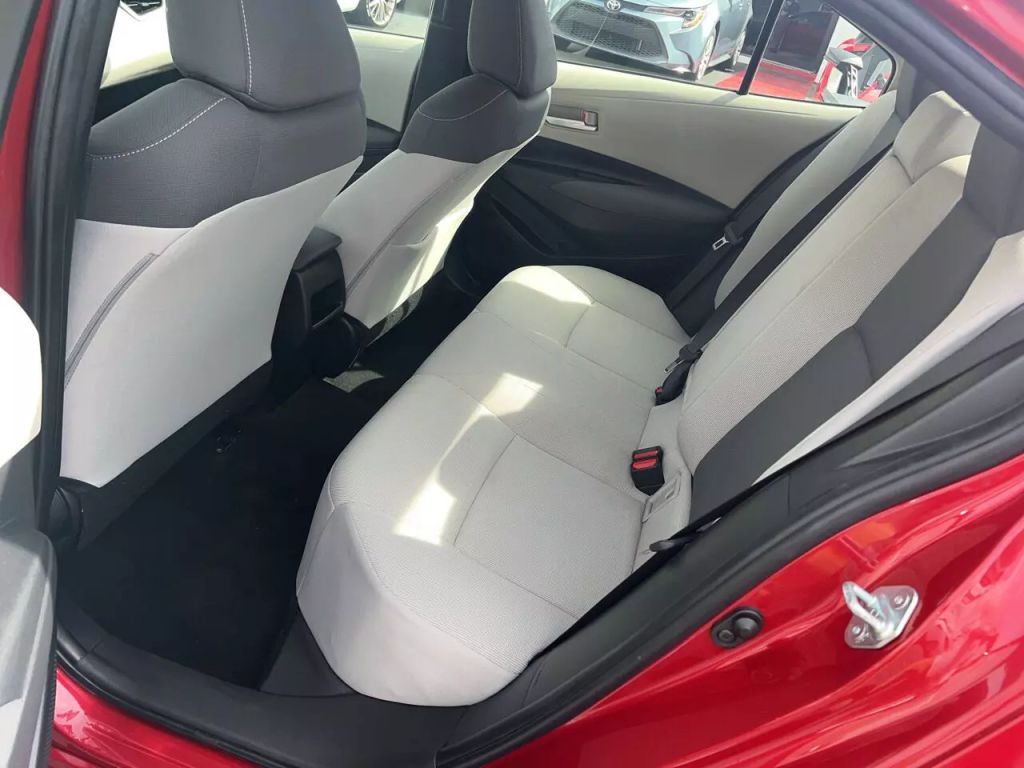 2021-Toyota-Corolla-12