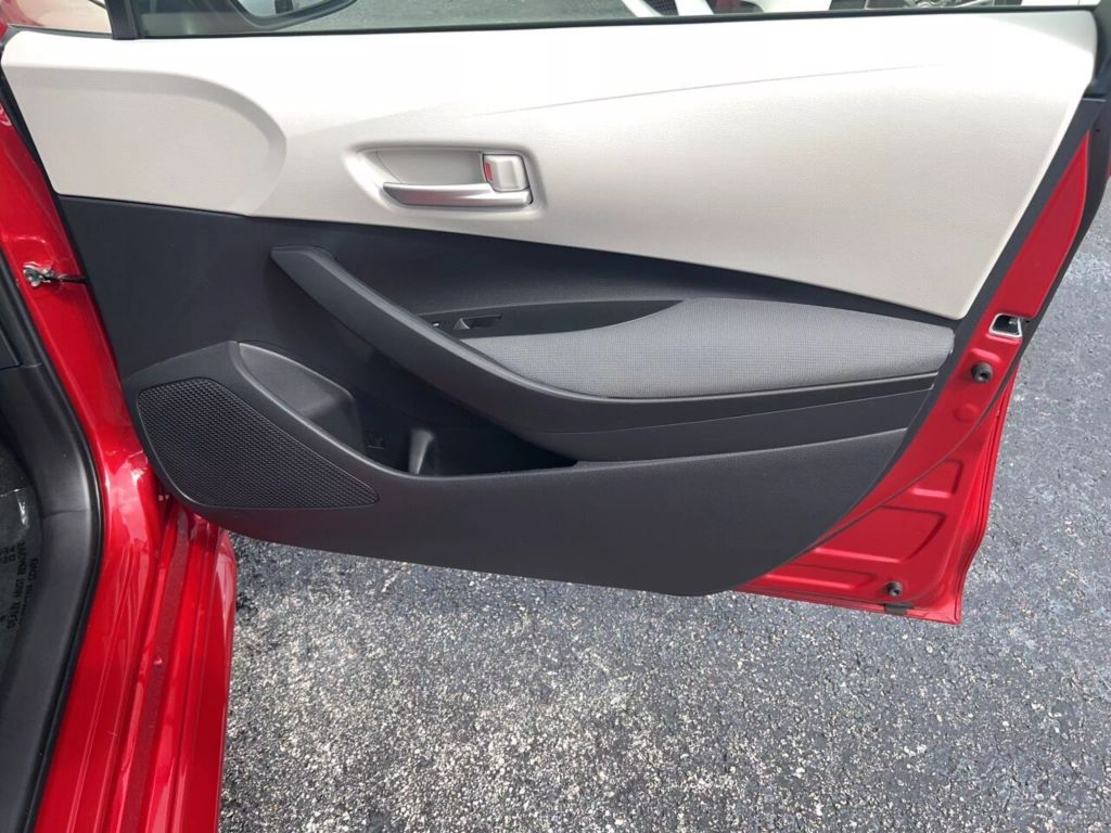 2021-Toyota-Corolla-19