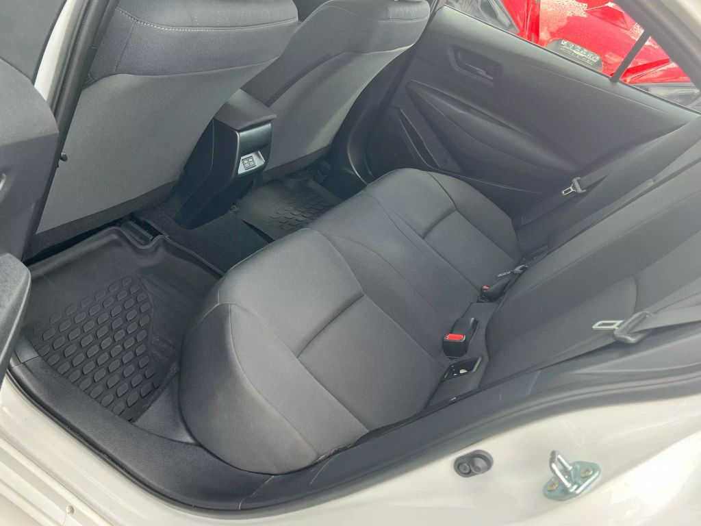 2024-Toyota-Corolla-13