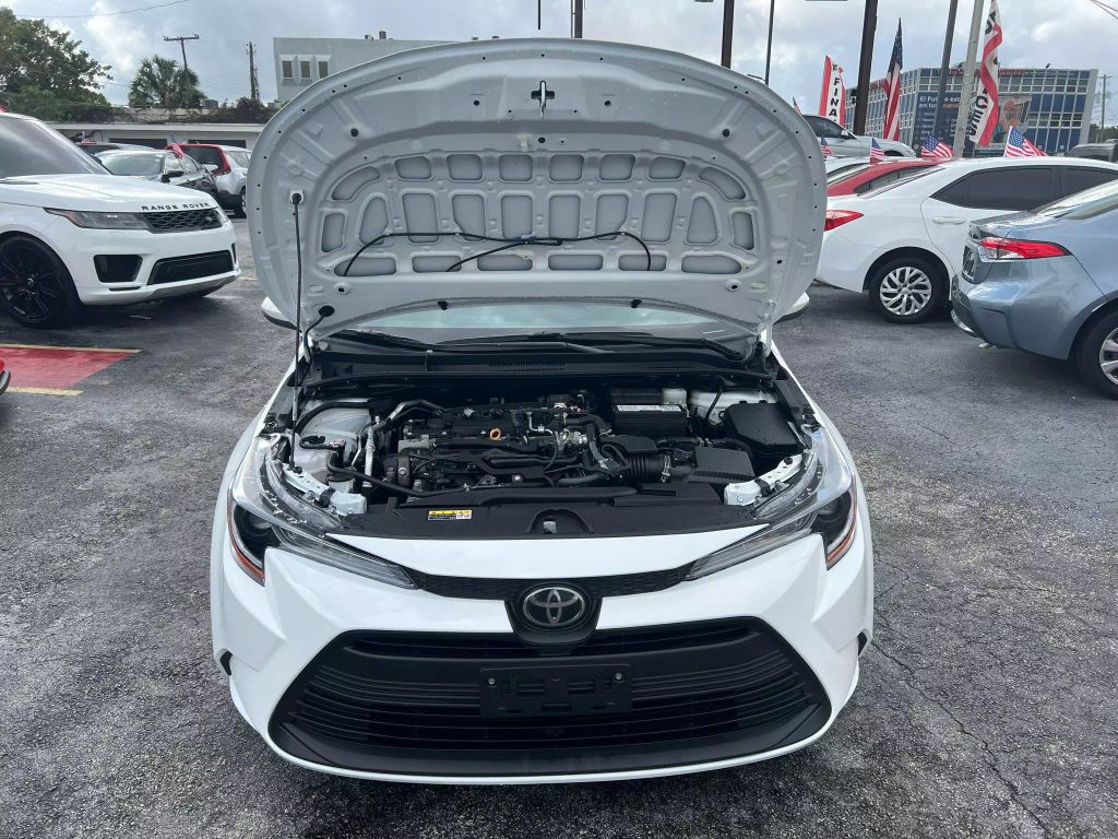 2024-Toyota-Corolla-21