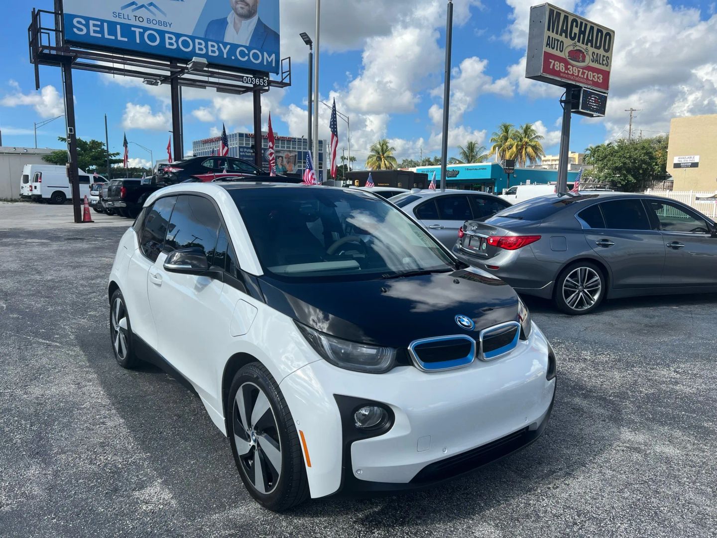2017 BMW i3. Top used electric car with Range Extender, available at Machado Auto Sales in Miami.