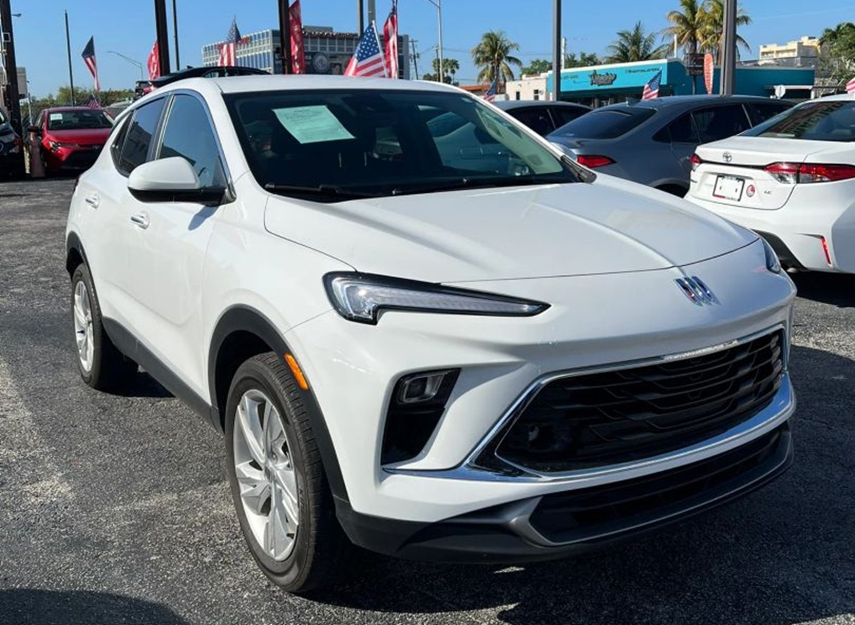 2024 Buick Encore GX in Miami: compact luxury SUV, turbo engines, 30 MPG, and flexible financing at Machado Auto Sales.