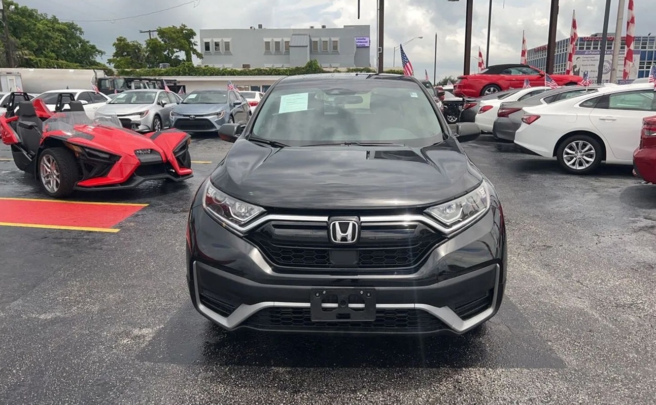 2020 Honda CR-V front: Una de las opciones más inteligentes dentro de los carros Honda usados disponibles ahora en Machado Auto Sales, Miami, Florida. 